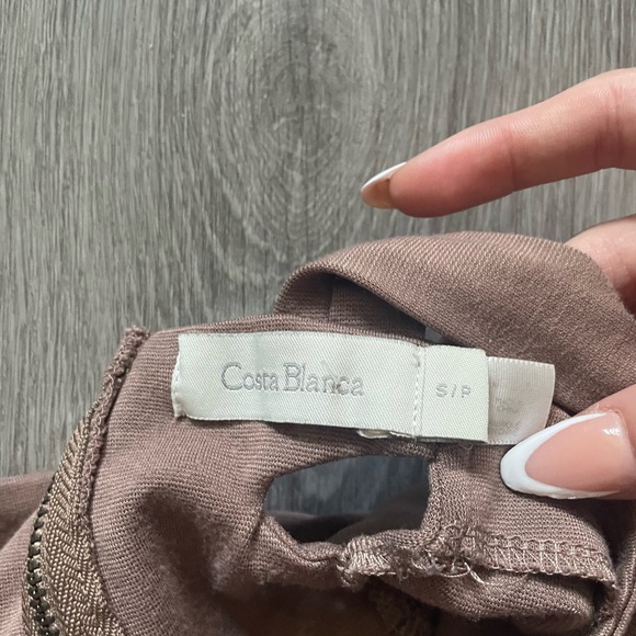 brown semi open back cropped tank! size S - Picture 3 of 3